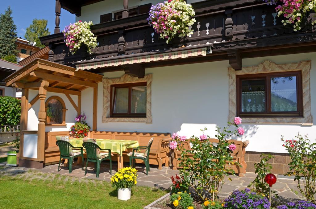 Gaestehaus Friedl キルヒベルク・イン・チロル 部屋 写真